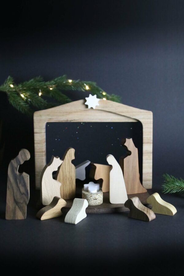 Crèche-puzzle en bois  |  13 pièces avec étable – Image 2
